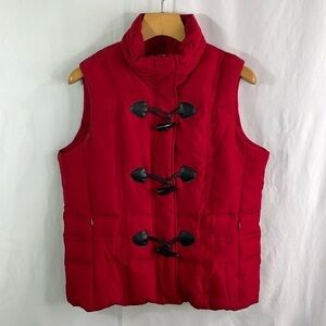 Charter club red quilted vest with black toggle closure: